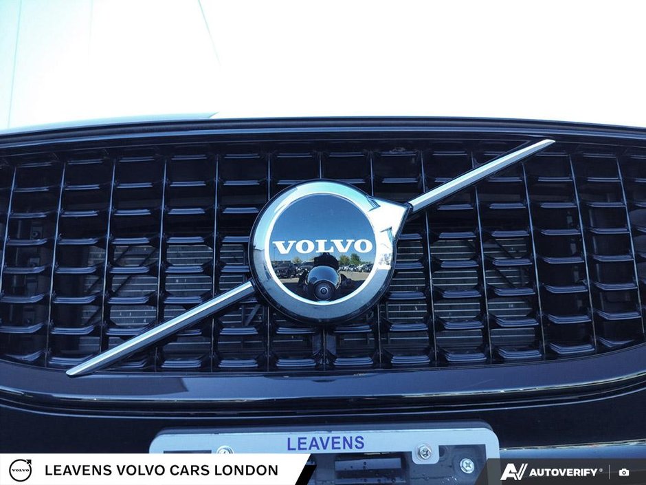 2025 Volvo XC60 PLUS DARK THEME-8