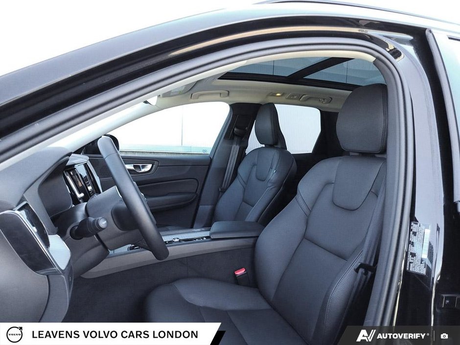 2025 Volvo XC60 PLUS DARK THEME-25