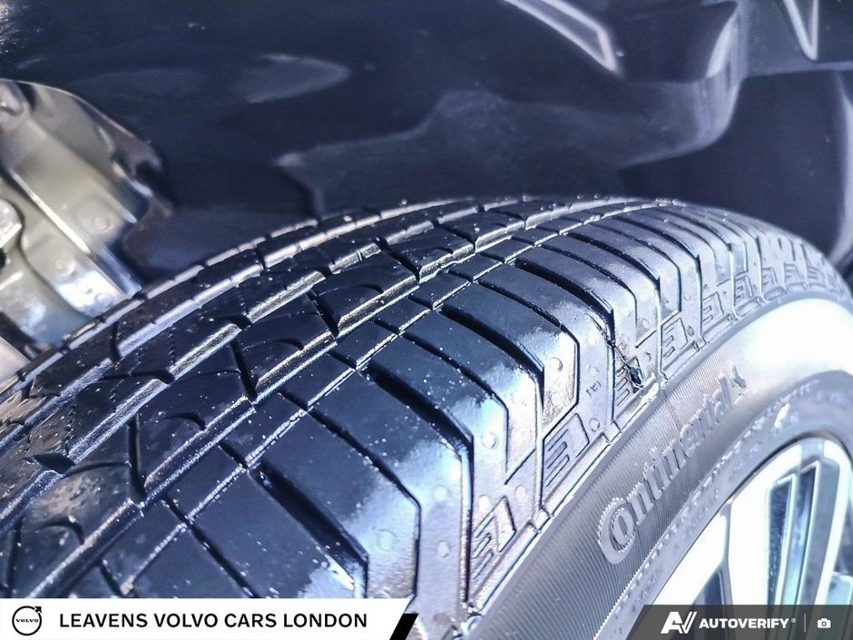 2025 Volvo XC60 ULTRA DARK THEME-6