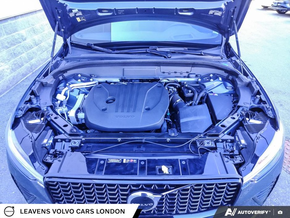 2025 Volvo XC60 ULTRA DARK THEME-9