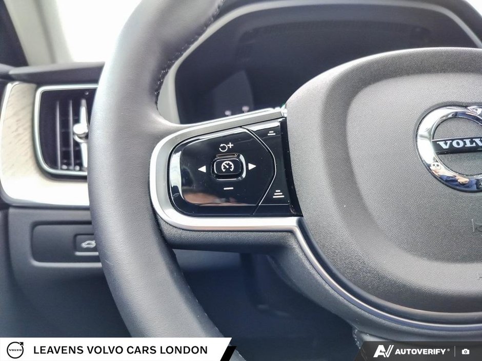 2025 Volvo XC60 PLUS DARK THEME-29