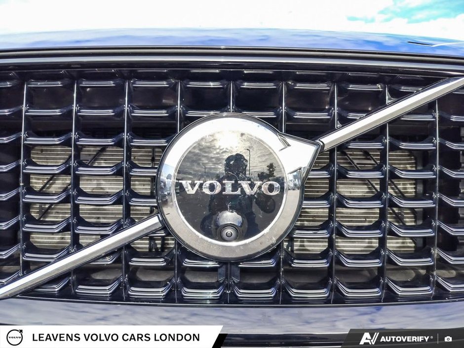 2025 Volvo XC60 PLUS DARK THEME-8