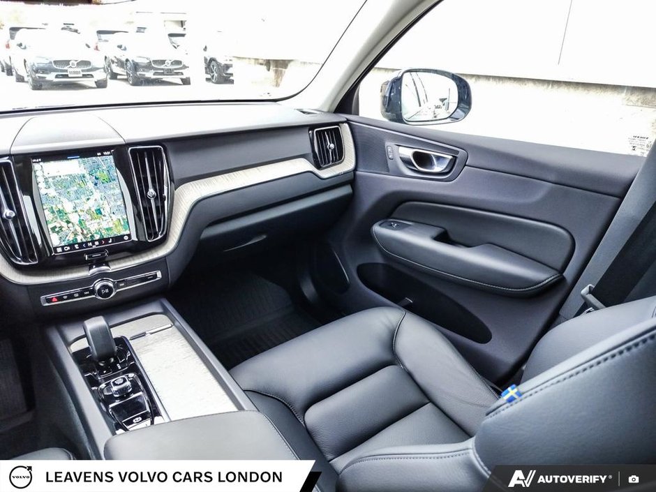 2025 Volvo XC60 PLUS DARK THEME-24