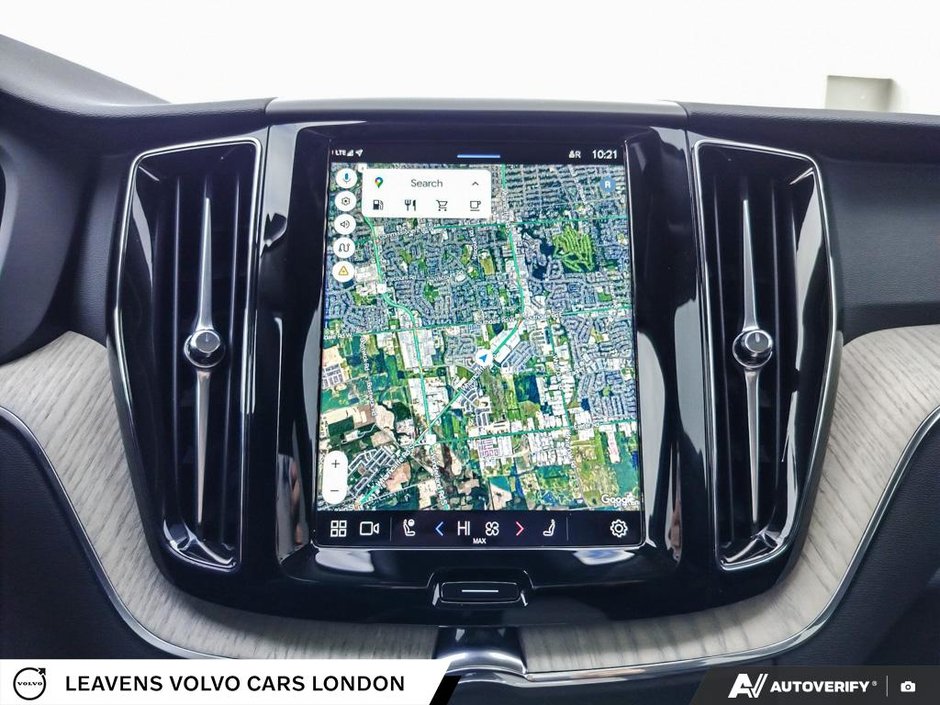 2025 Volvo XC60 PLUS DARK THEME-28