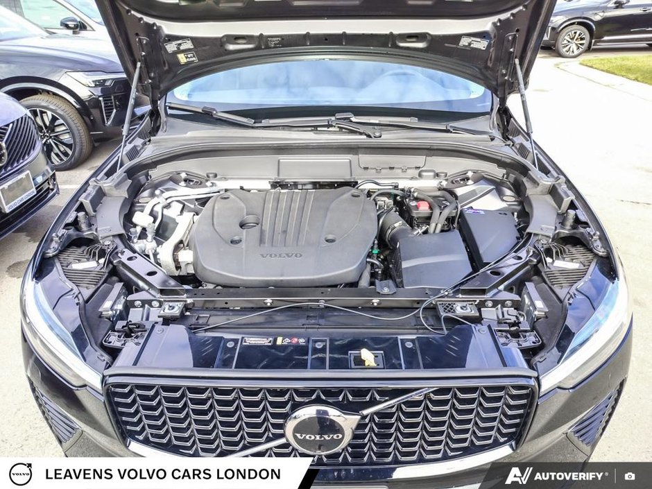 2025 Volvo XC60 PLUS DARK THEME-9
