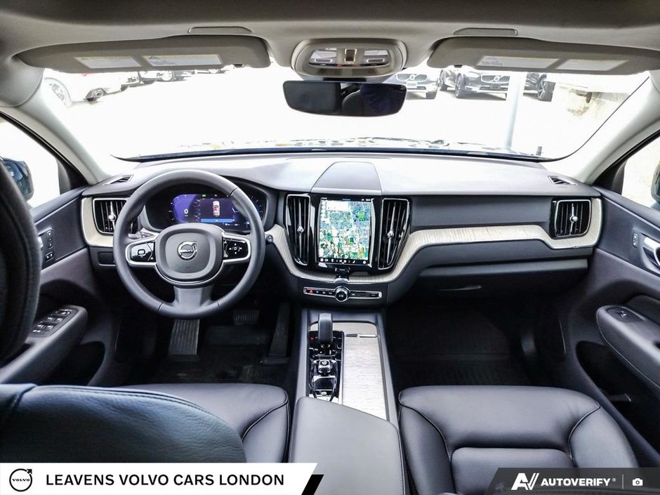 2025 Volvo XC60 PLUS DARK THEME-23