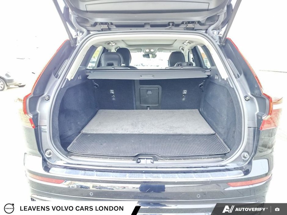 2025 Volvo XC60 PLUS DARK THEME-11