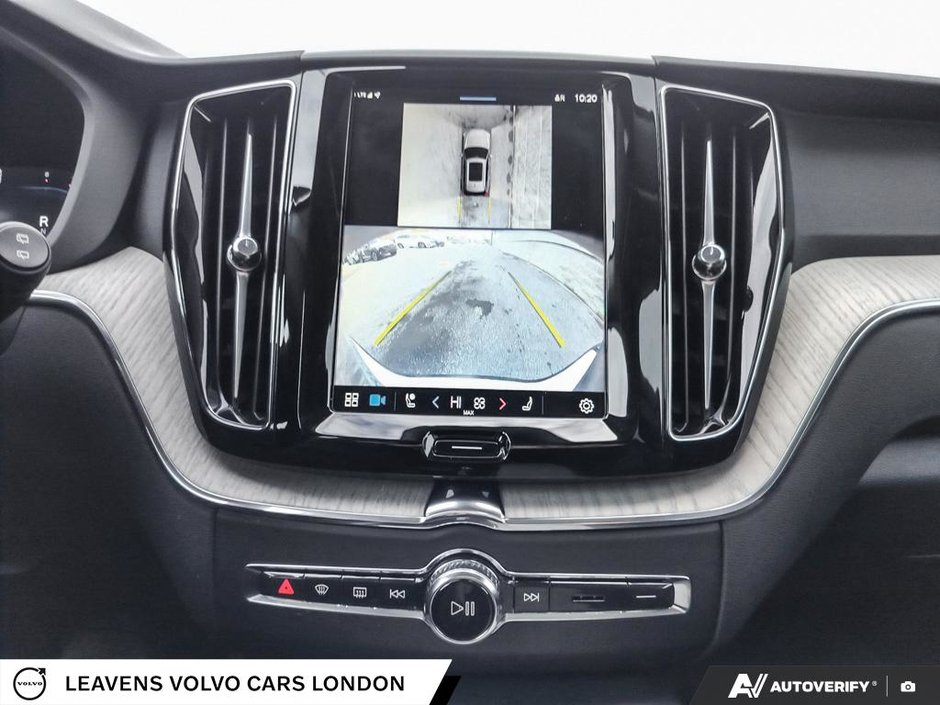 2025 Volvo XC60 PLUS DARK THEME-18