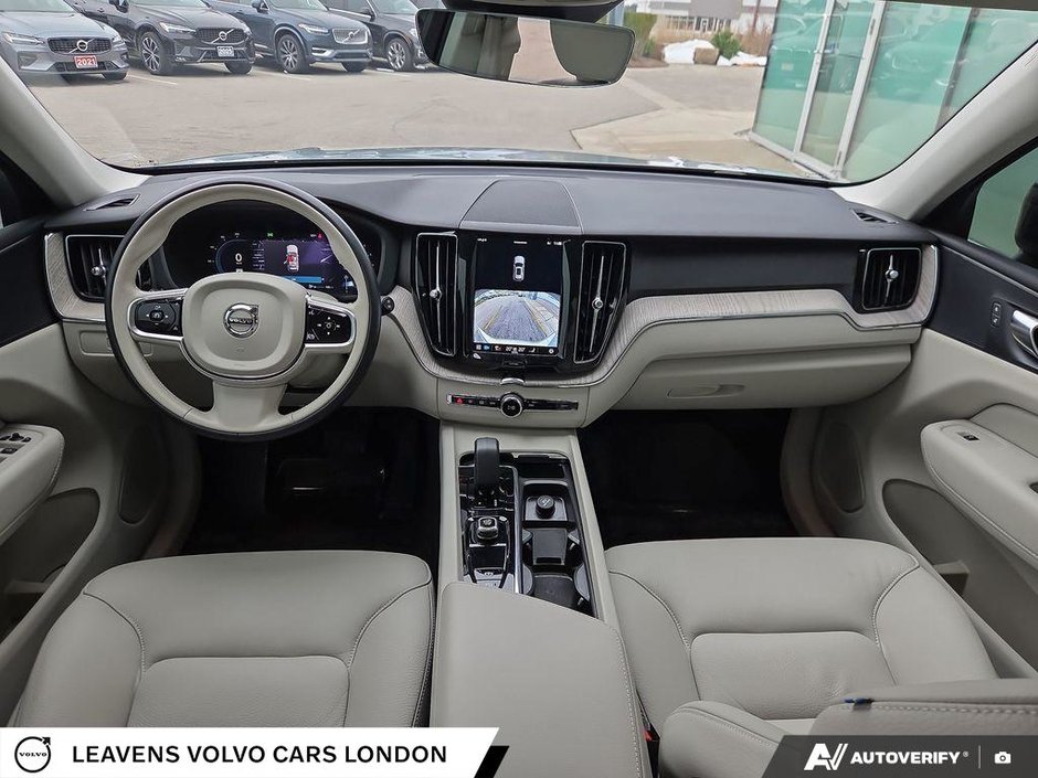 2025 Volvo XC60 PLUS DARK THEME-23