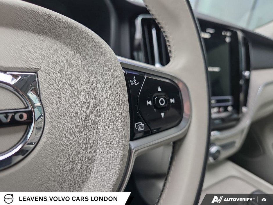 2025 Volvo XC60 PLUS DARK THEME-15