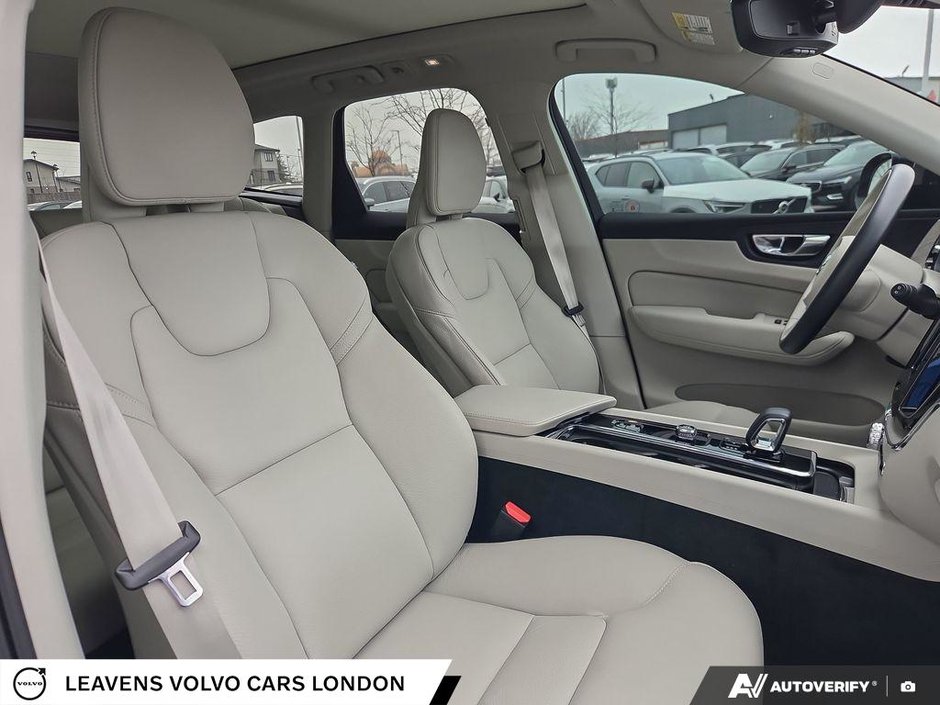 2025 Volvo XC60 PLUS DARK THEME-21