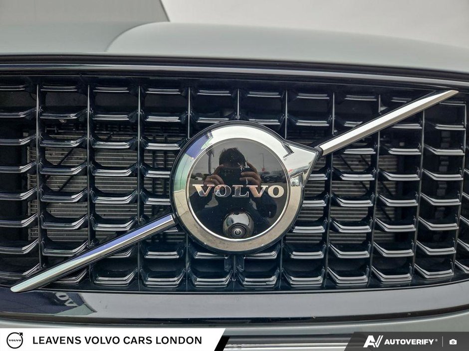 2025 Volvo XC60 PLUS DARK THEME-8