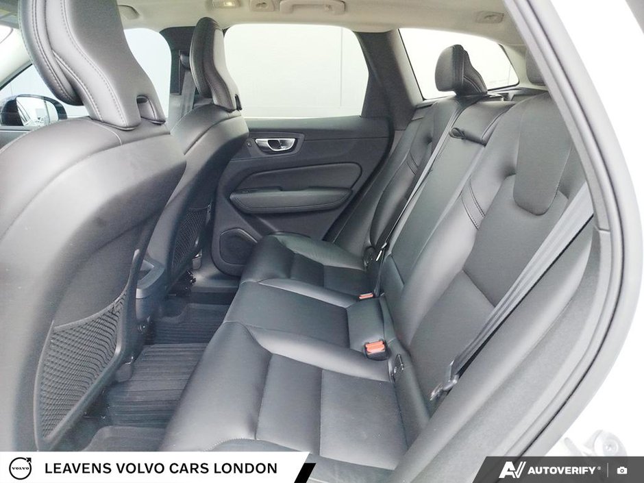 2025 Volvo XC60 CORE DARK THEME-22
