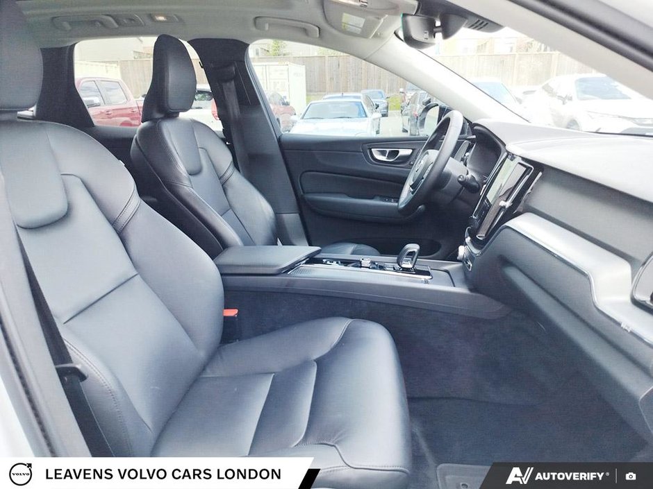 2025 Volvo XC60 CORE DARK THEME-21