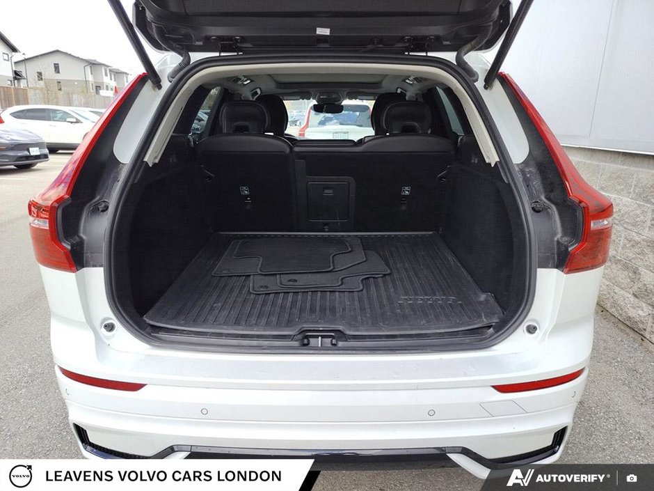 2025 Volvo XC60 CORE DARK THEME-11
