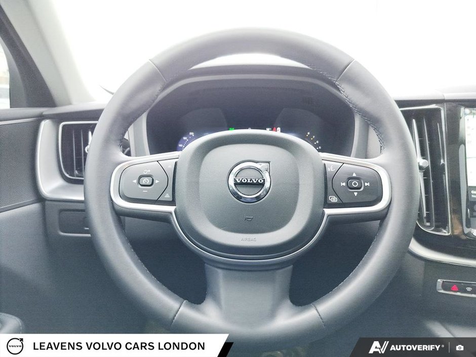 2025 Volvo XC60 CORE DARK THEME-13