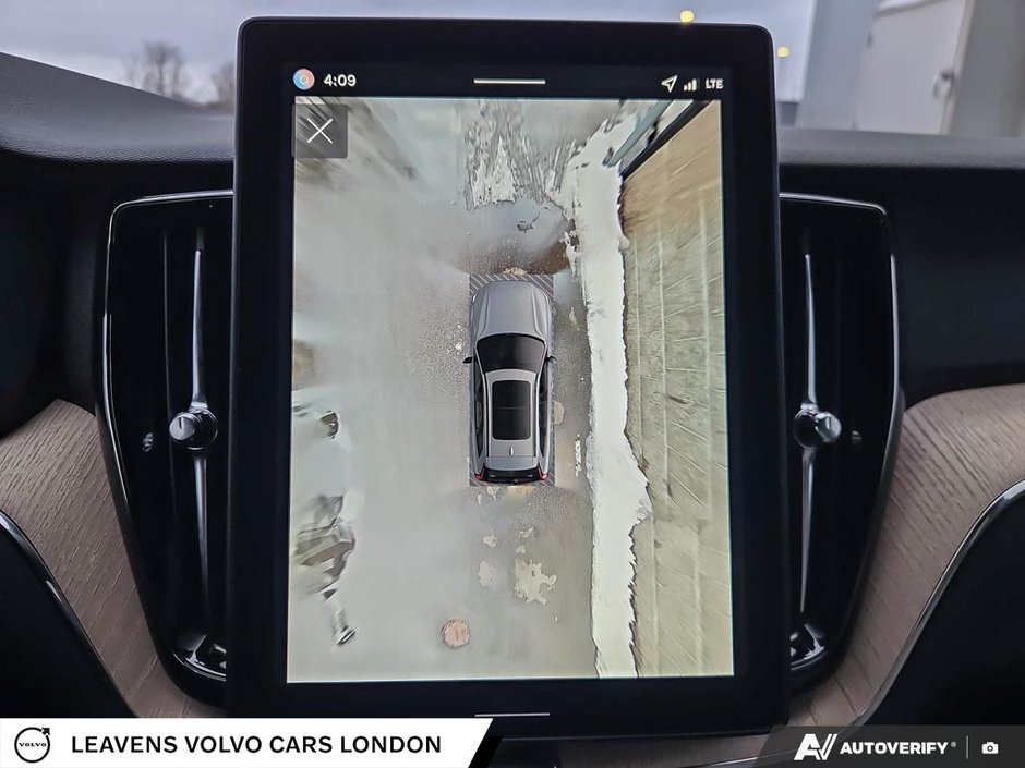 2026 Volvo XC60 PLUS DARK THEME-28