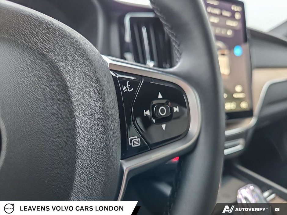 2026 Volvo XC60 PLUS DARK THEME-15