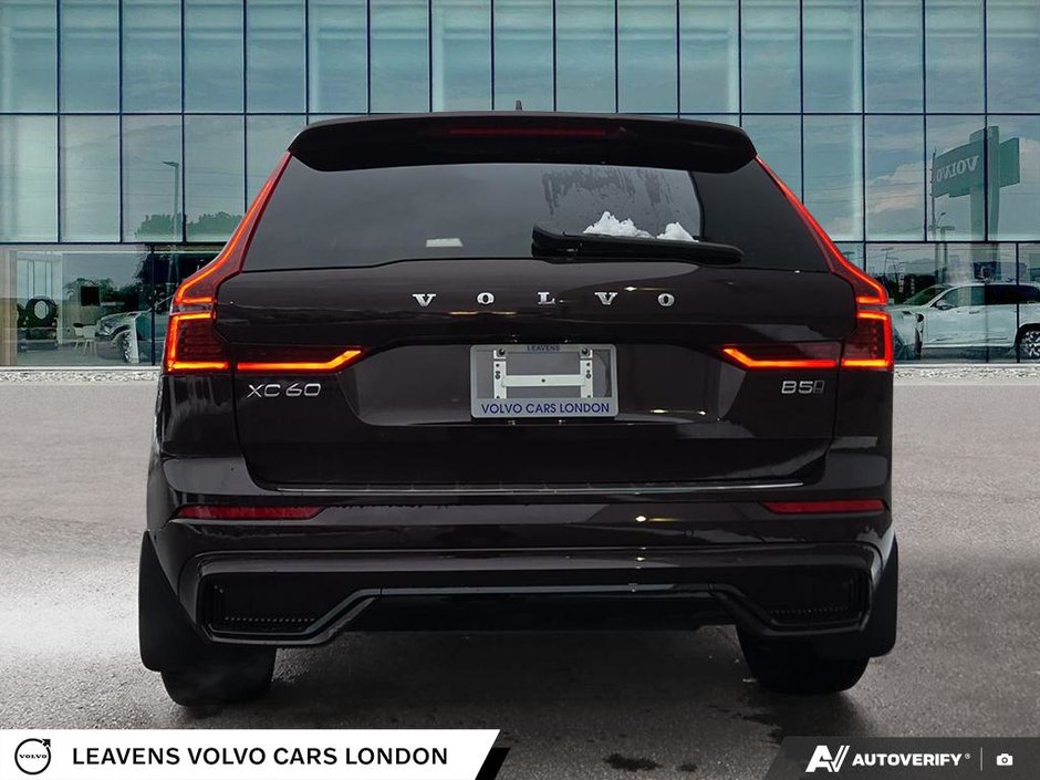 2026 Volvo XC60 PLUS DARK THEME-4