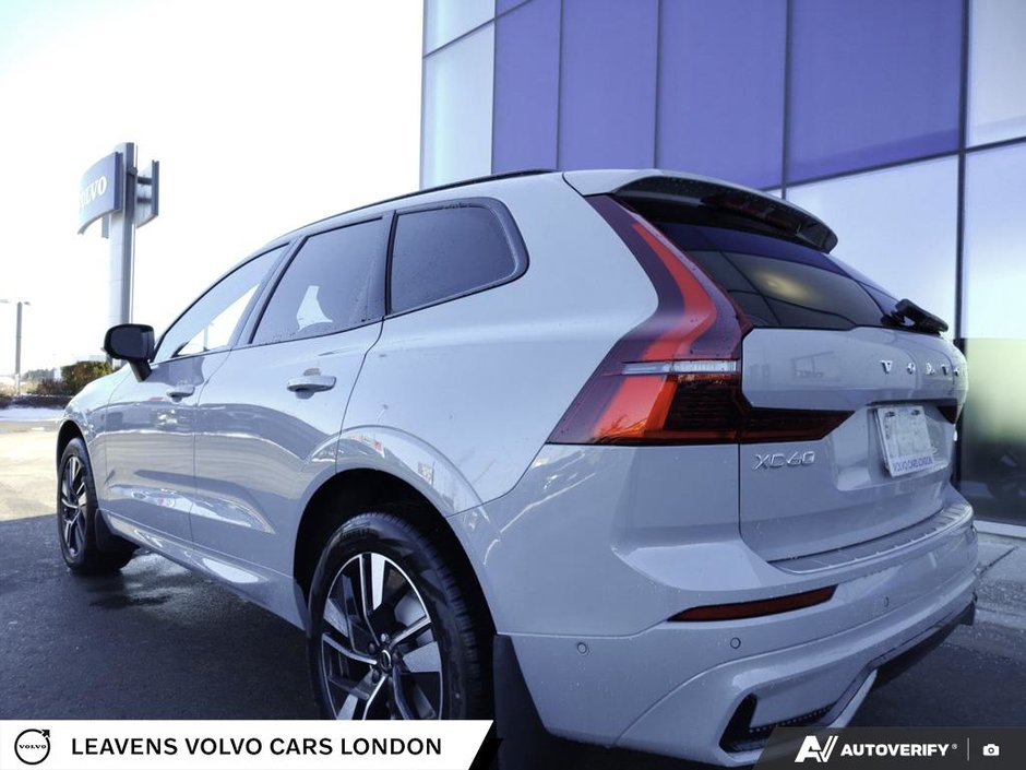 2026 Volvo XC60 PLUS DARK THEME-10