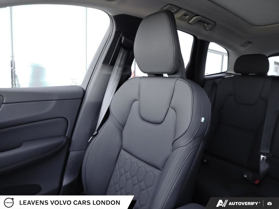 2026 Volvo XC60 PLUS DARK THEME-24