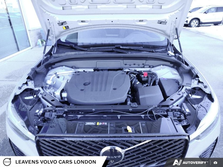 2026 Volvo XC60 PLUS DARK THEME-9