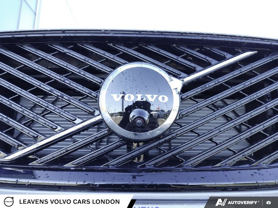 2026 Volvo XC60 PLUS DARK THEME-8