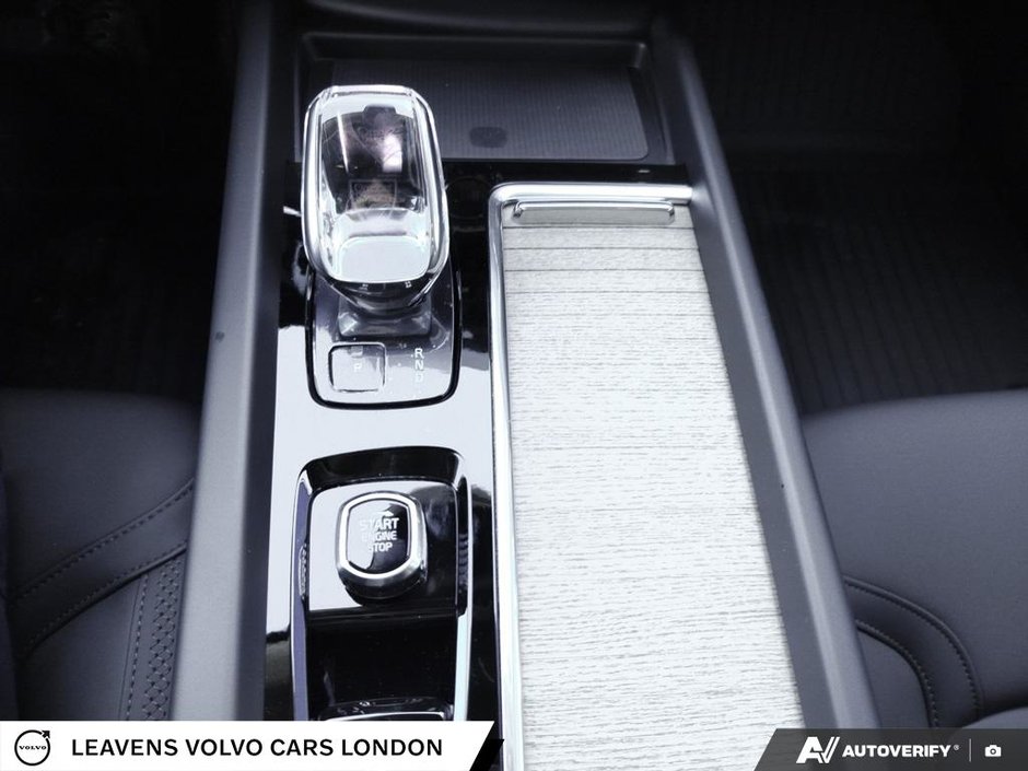 2026 Volvo XC60 PLUS DARK THEME-23