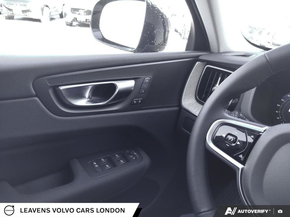 2026 Volvo XC60 PLUS DARK THEME-14