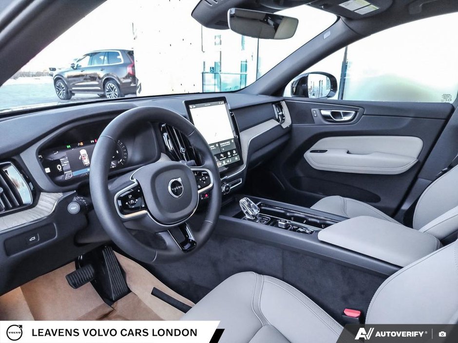 2026 Volvo XC60 PLUS DARK THEME-12