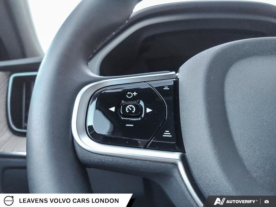 2026 Volvo XC60 PLUS DARK THEME-29