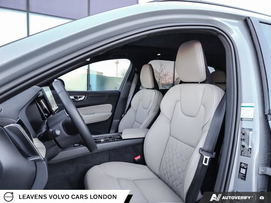 2026 Volvo XC60 PLUS DARK THEME-25