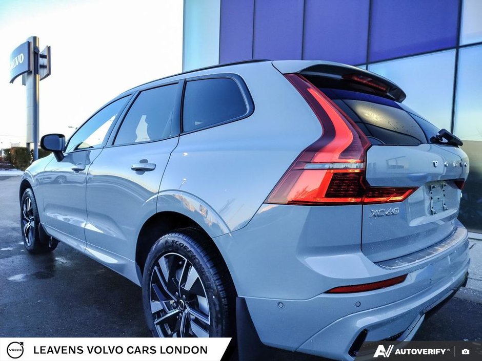 2026 Volvo XC60 PLUS DARK THEME-10