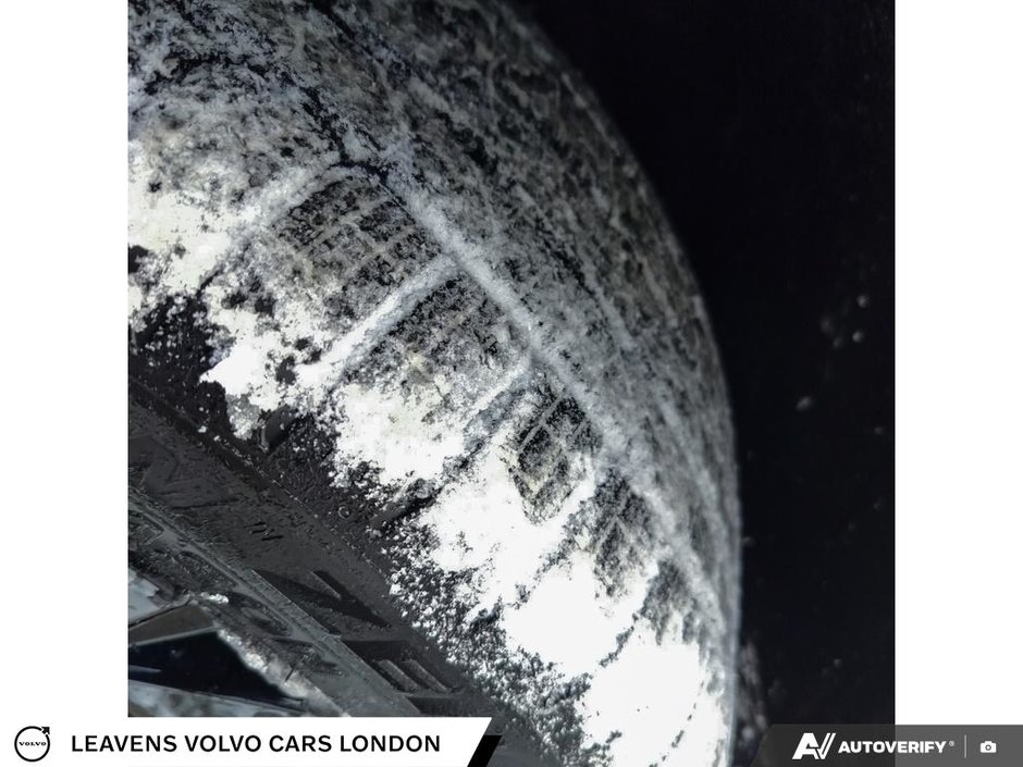 2026 Volvo XC60 ULTRA BLACK EDITION-6