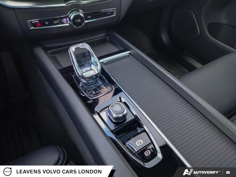 2026 Volvo XC60 ULTRA BLACK EDITION-17