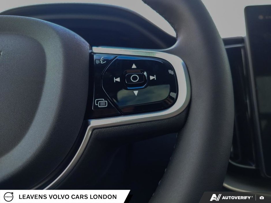 2026 Volvo XC60 ULTRA BLACK EDITION-15