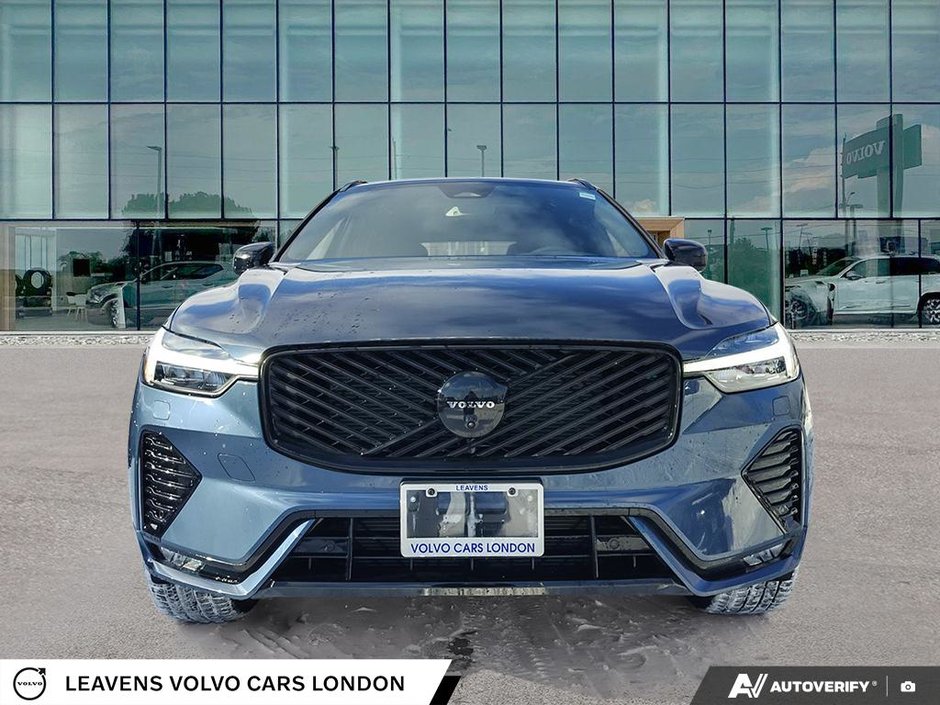 2026 Volvo XC60 ULTRA BLACK EDITION-1