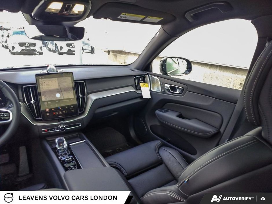 2026 Volvo XC60 ULTRA BLACK EDITION-24