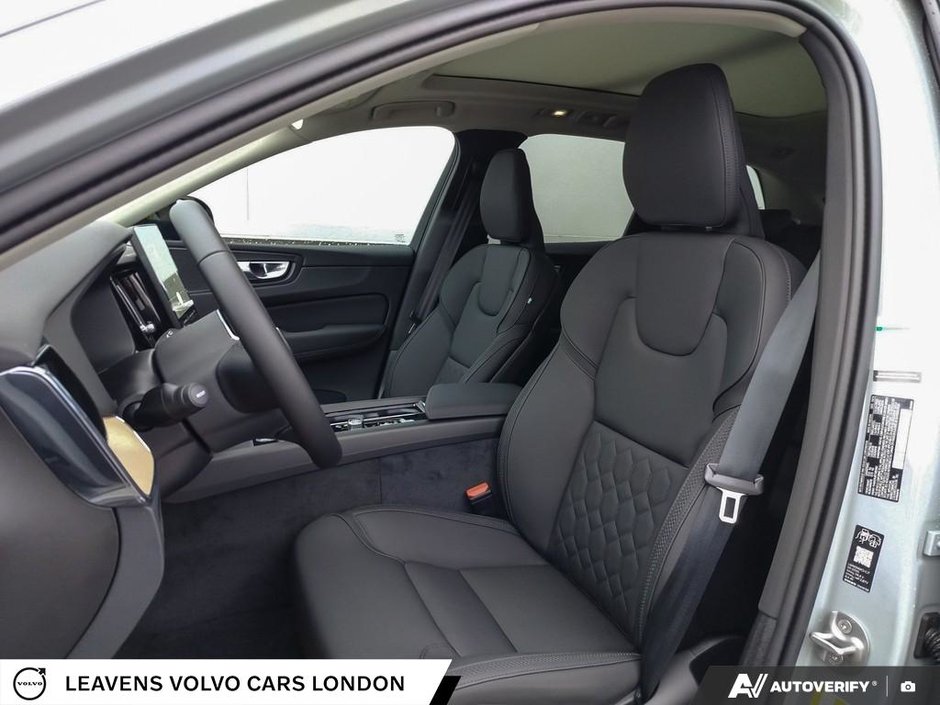 2026 Volvo XC60 CORE DARK THEME-25