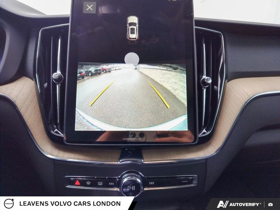 2026 Volvo XC60 CORE DARK THEME-18