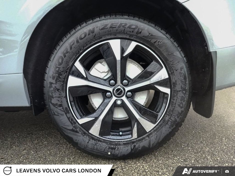 2026 Volvo XC60 CORE DARK THEME-5