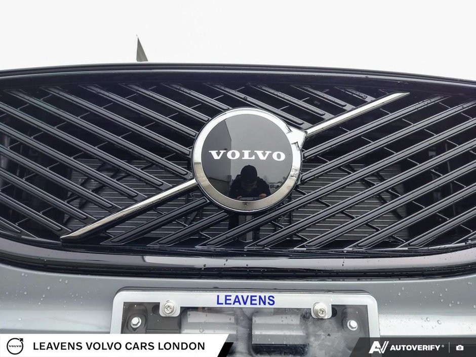 2026 Volvo XC60 CORE DARK THEME-8