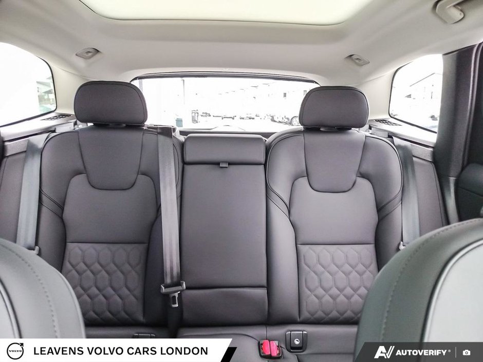 2026 Volvo XC60 PLUS DARK THEME-14