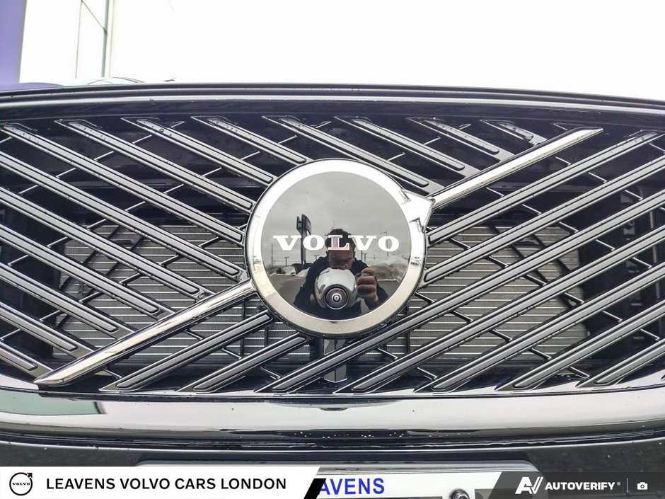 2026 Volvo XC60 PLUS DARK THEME-8