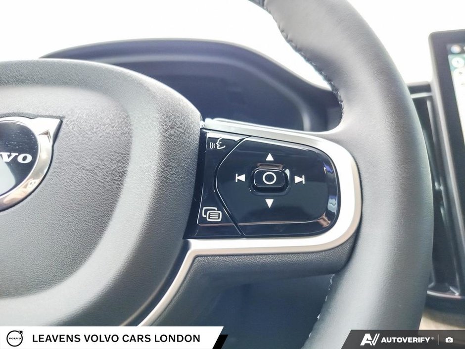 2026 Volvo XC60 PLUS DARK THEME-15