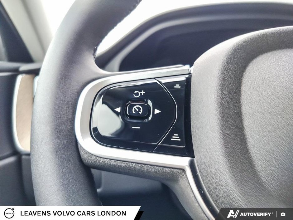 2026 Volvo XC60 PLUS DARK THEME-29