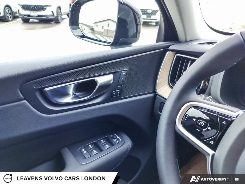 2026 Volvo XC60 PLUS DARK THEME-16