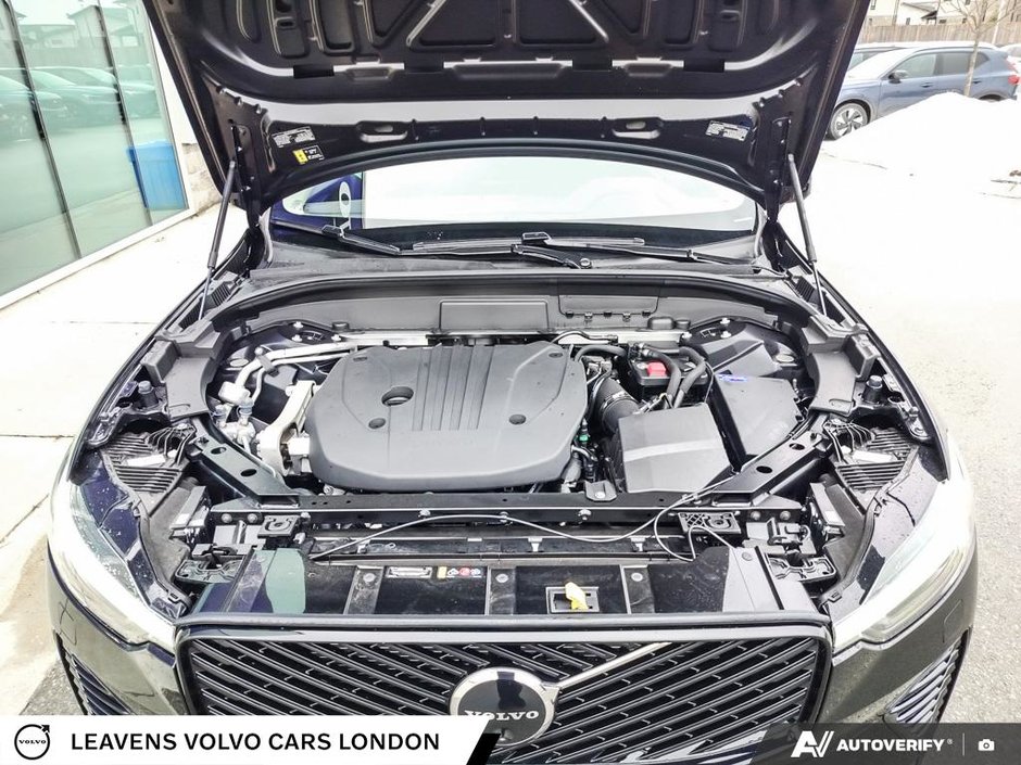 2026 Volvo XC60 PLUS DARK THEME-9