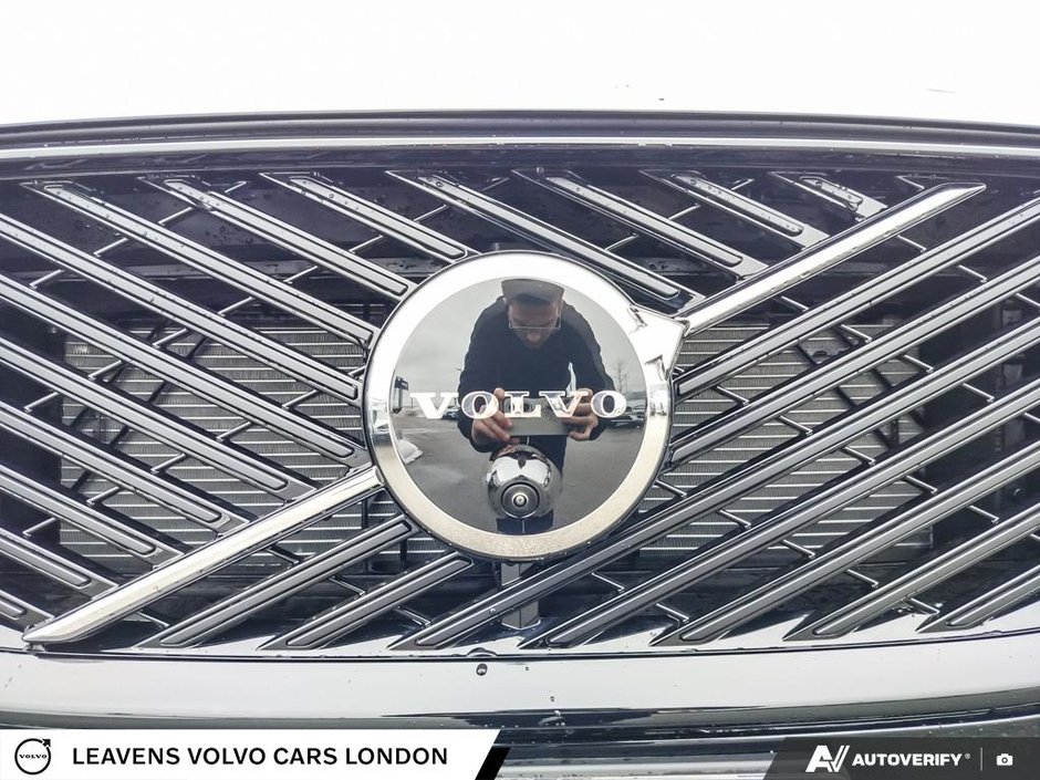 2026 Volvo XC60 PLUS DARK THEME-8