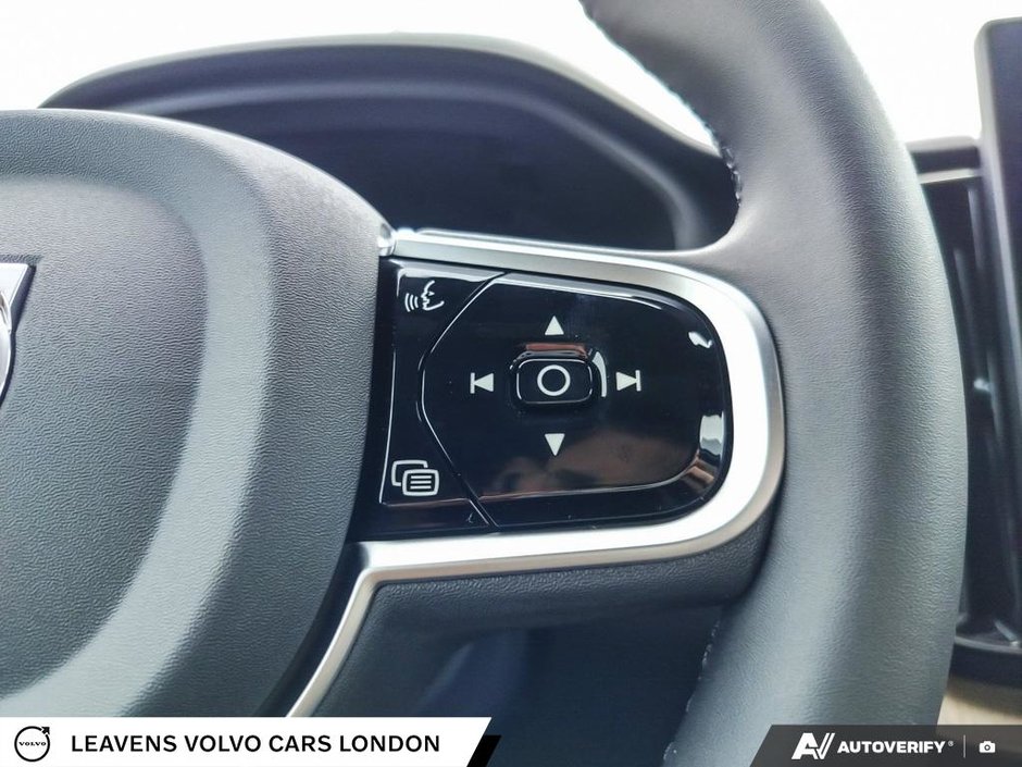 2026 Volvo XC60 PLUS DARK THEME-15